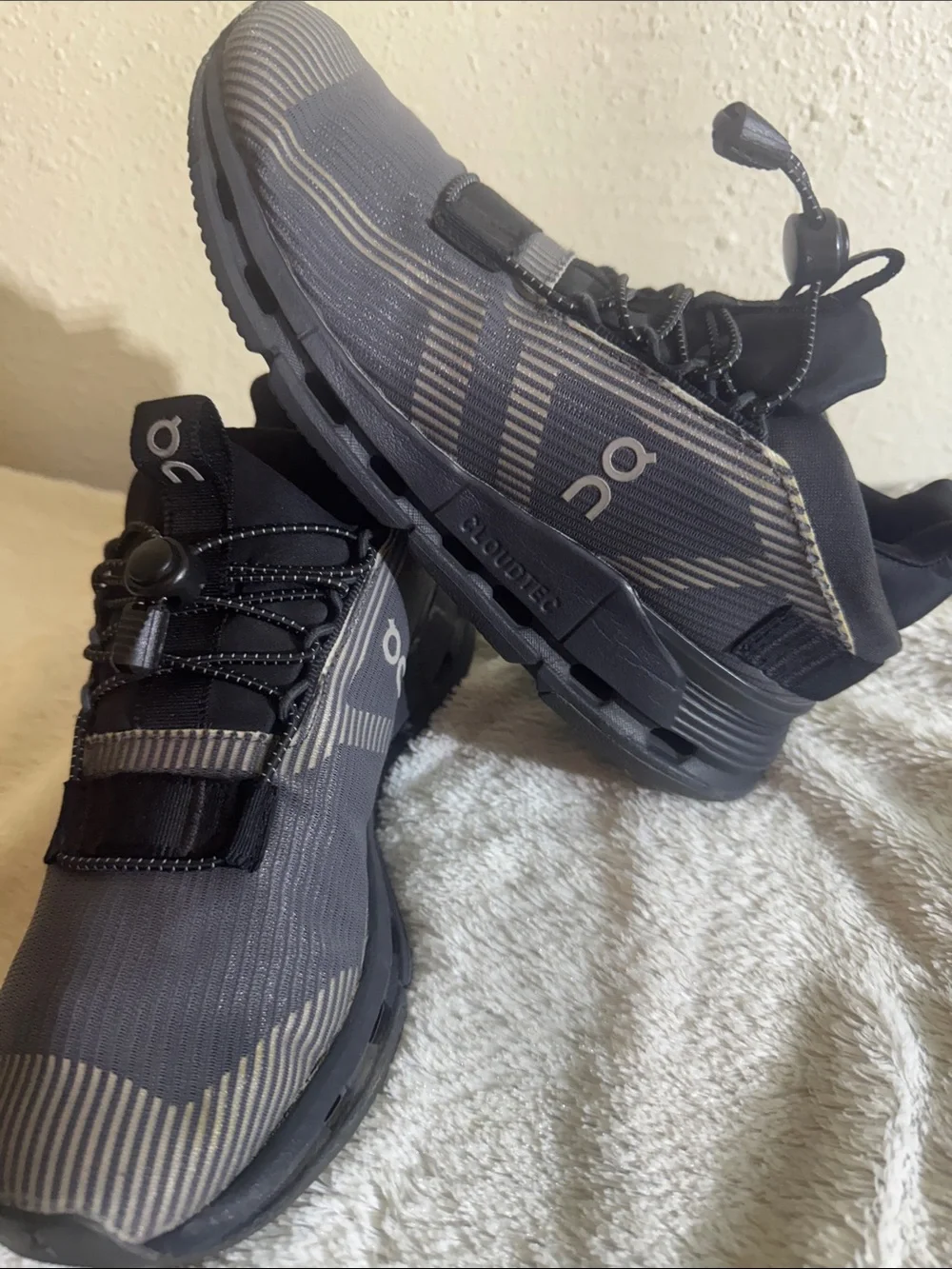 On Running Women’s Gray and Black Lightweight Athletic Sneakers